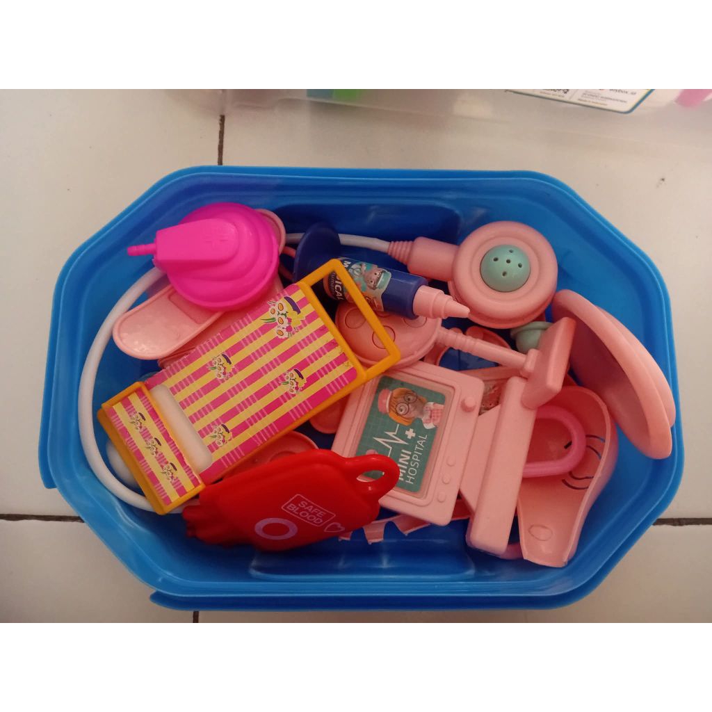 Mainan Dokter Dokteran Preloved / Mainan Anak Perempuan Preloved