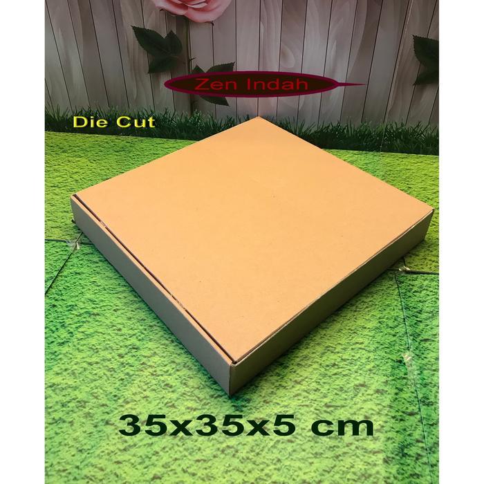 kardus karton box uk. 35x35x5 cm ........DIE CUT