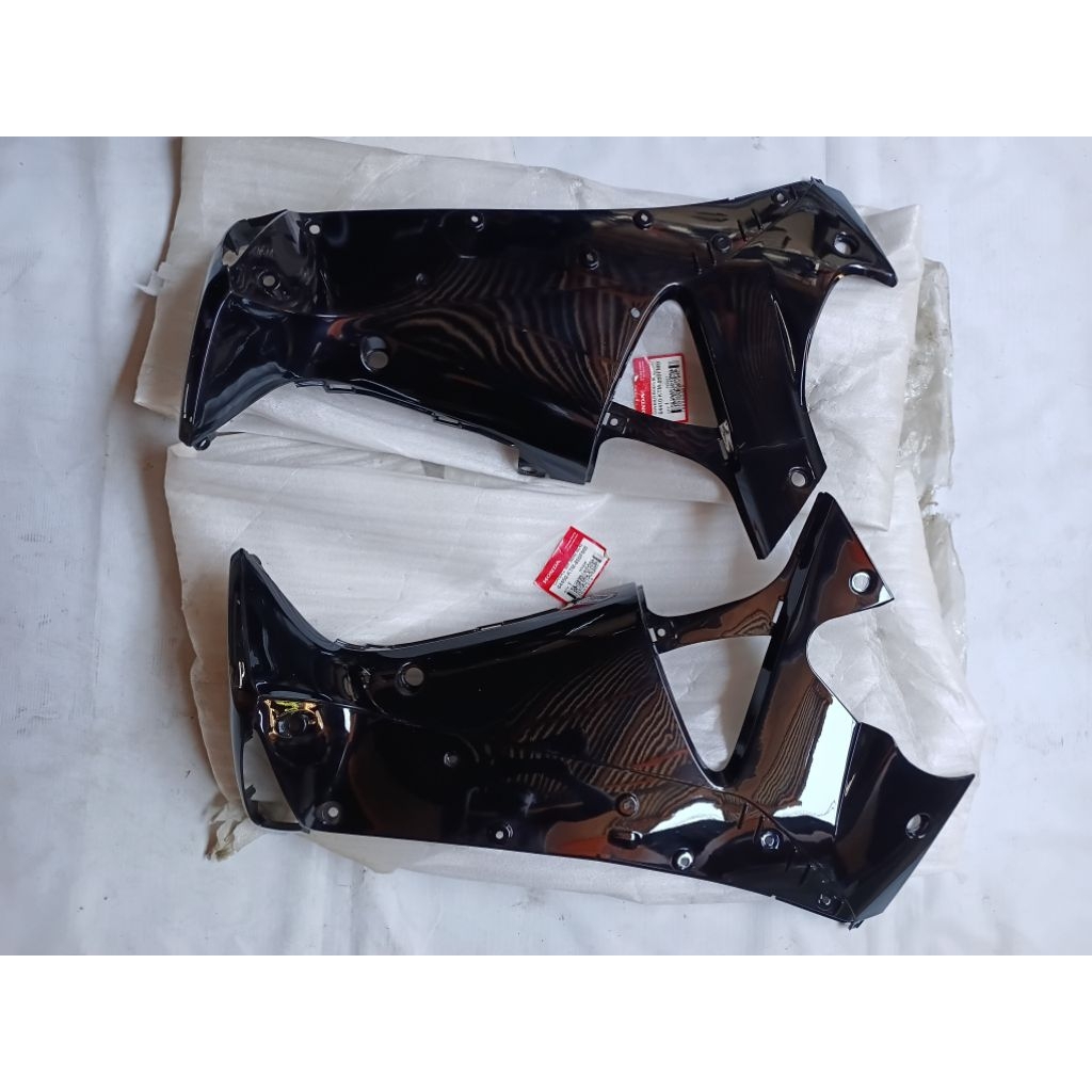 Legshield Sayap tengah Honda SUPRA X 125 lama Hitam Original baru AHM