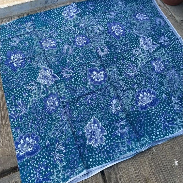 (ORIGINAL) KAIN BATIK LAWEYAN SOLO BUNGA RAMBAT BIRU AKAR TOSCA