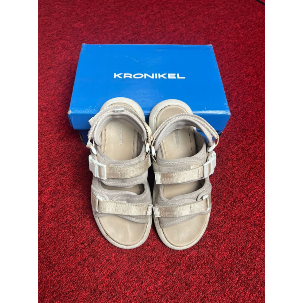 preloved sepatu sandal kronikel project