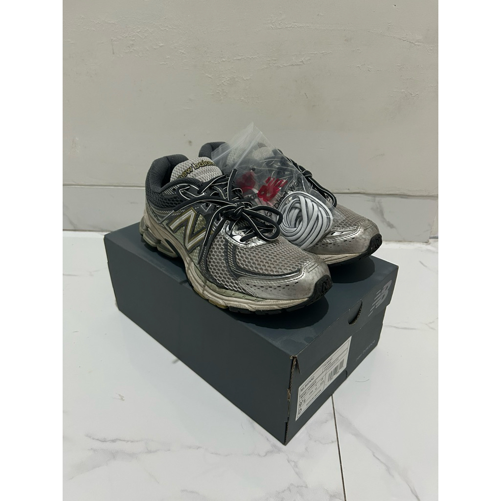 New Balance 860 v2 Grey Metallic Green