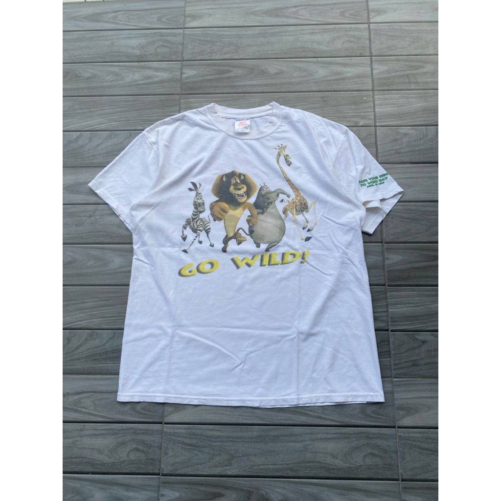vintage promo movie tee madagascar 2005 go wild