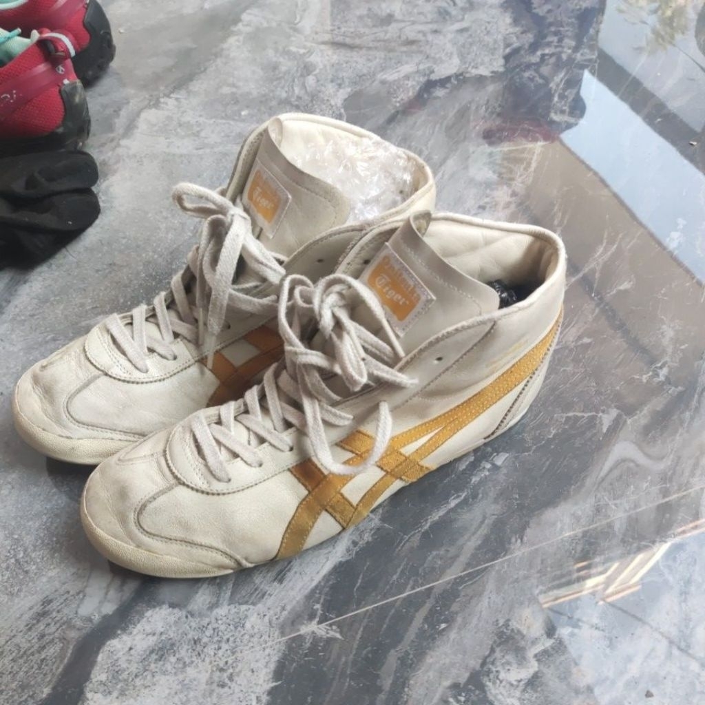 sepatu onitsuka Tiger Tokyo market bekas zise 41 insole 26