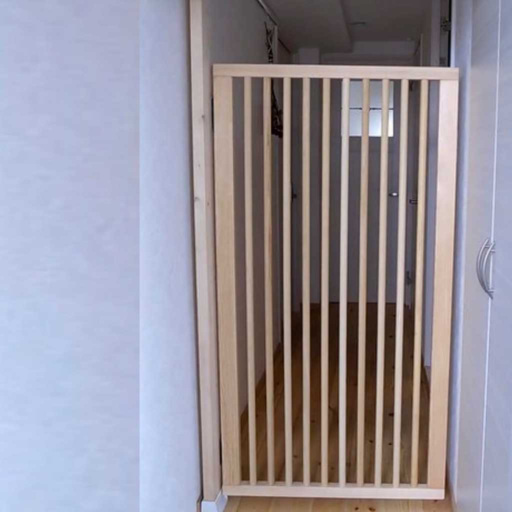 Partisi Penyekat Ruang Tamu Model Miring Panel Sehat Pagar Pintu Baby Safety Gate  Pengaman Bayi
