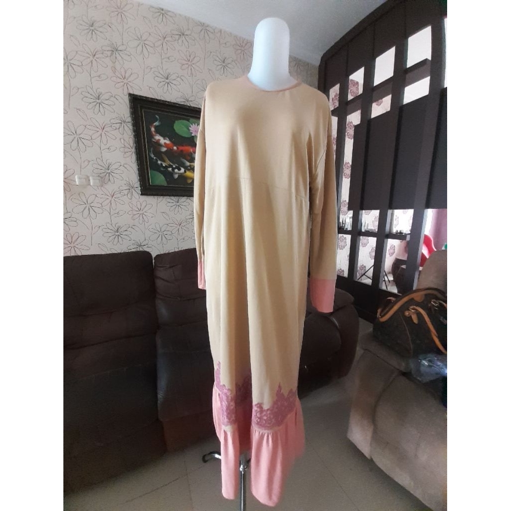 Baju Gamis Wanita Preloved Second Branded SHA SHA ( LD 110 P 125 )
