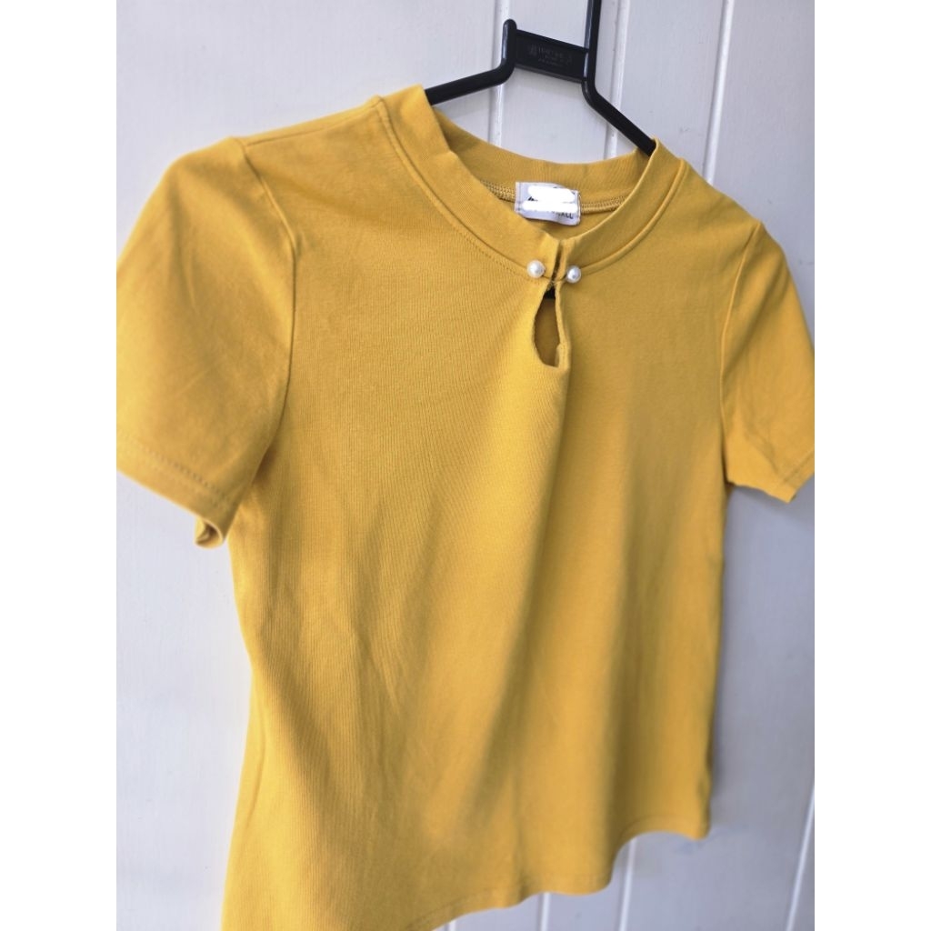 Kaos Wanita (NEW) – Tshirt Kuning Kunyit Bahan Lembut Stretch Tebal Adem