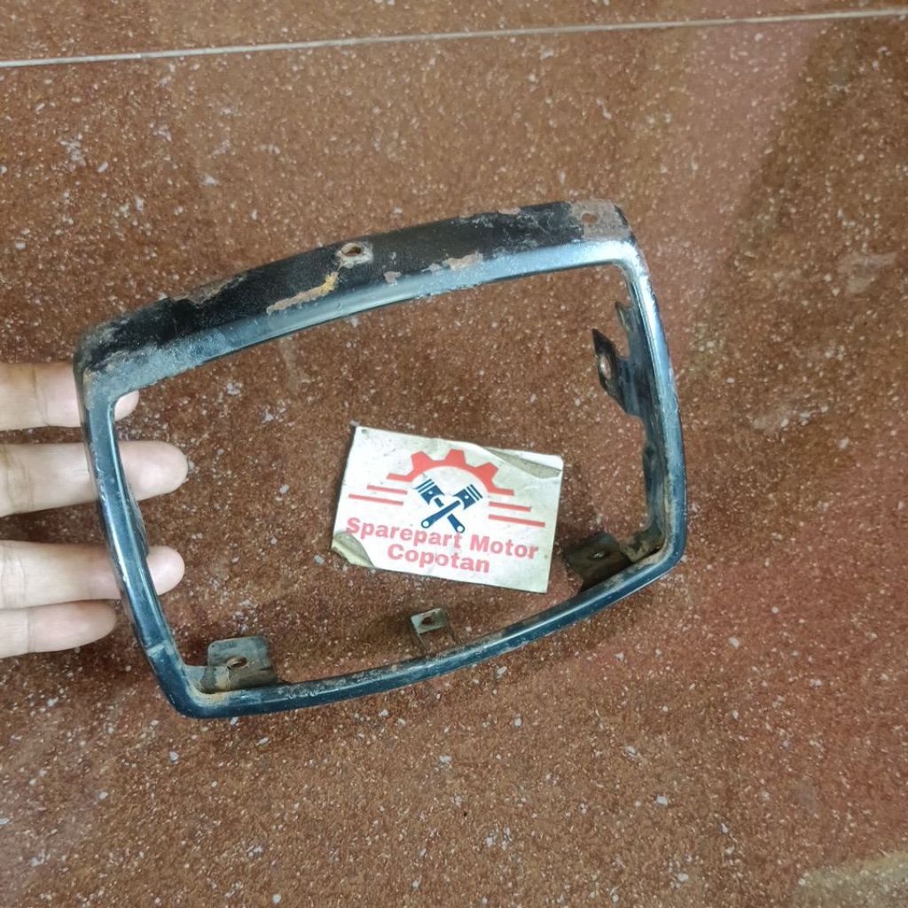 besi lis lampu depan list batok lampu suzuki bravo rc 100 ori