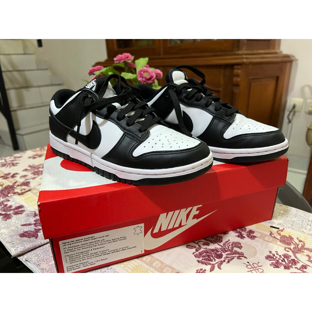 Woman Nike Dunk Low