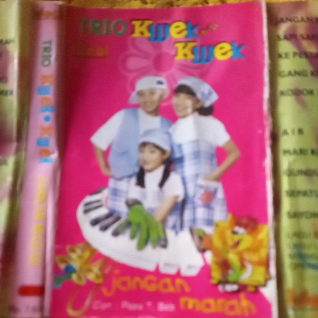 kaset pita TRIO KWEK KWEK AA080
