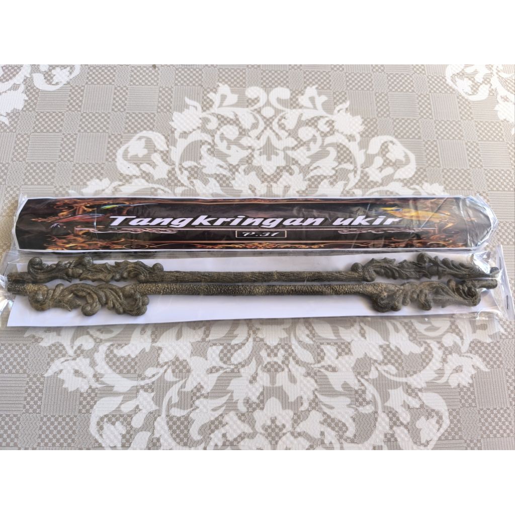 Tangkringan ukir pleci konin sogon replika asem bali