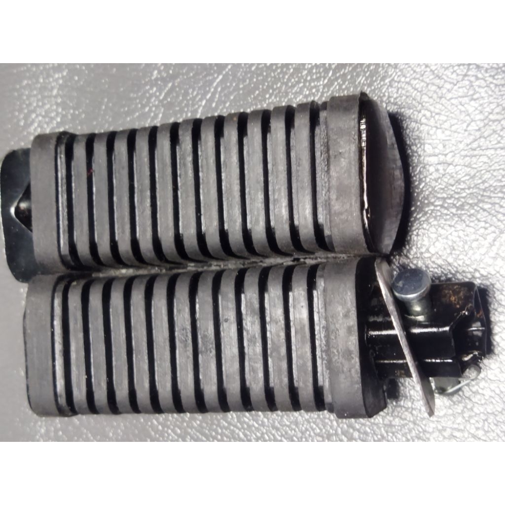 1 Set footstep step belakang Suzuki Rc80 Rc100 RC100 CRYPTON
