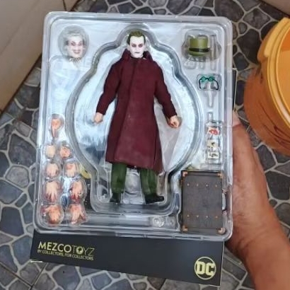 mezco joker gotham by gaslight