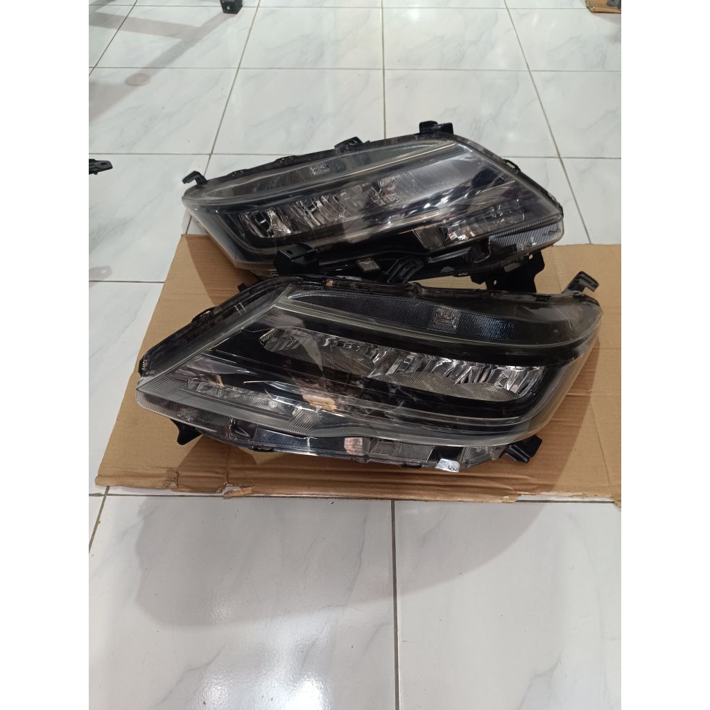 Head lamp lampu depan toyota Rush/terios tahun 2019-2020 Sepasang Original