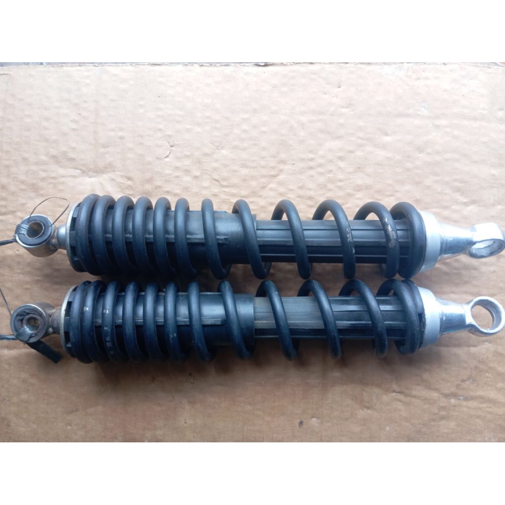 SHOCKBREAKER BELAKANG REVO ABSOLUT SEPASANG KANAN KIRI