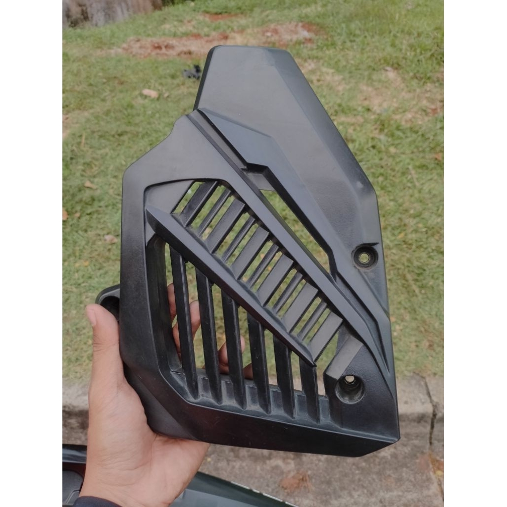 Cover Radiator Vario 125/150 ORIGINAL