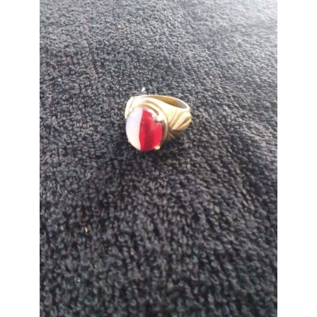 Cincin akik merah putih