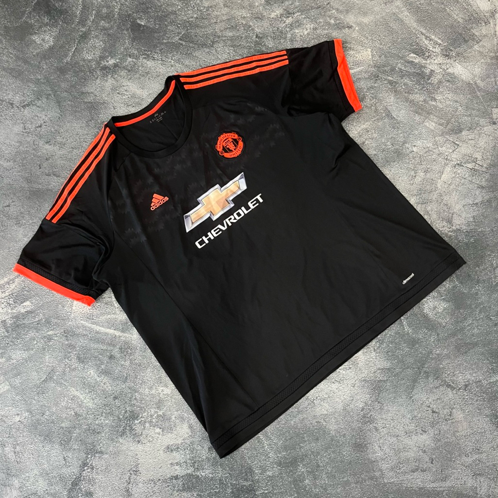 Jersey ketiga Manchester United musim 2015/2016.