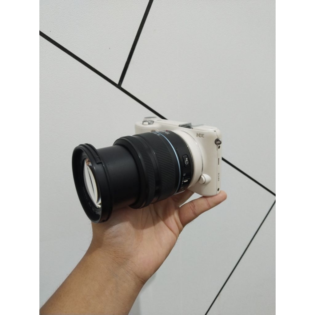MIRRORLESS SAMSUNG NX2000 LENSA KIT TERMURAH