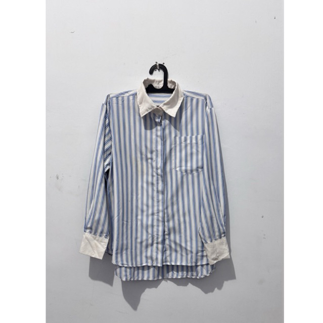kemeja motif garis garis wanita