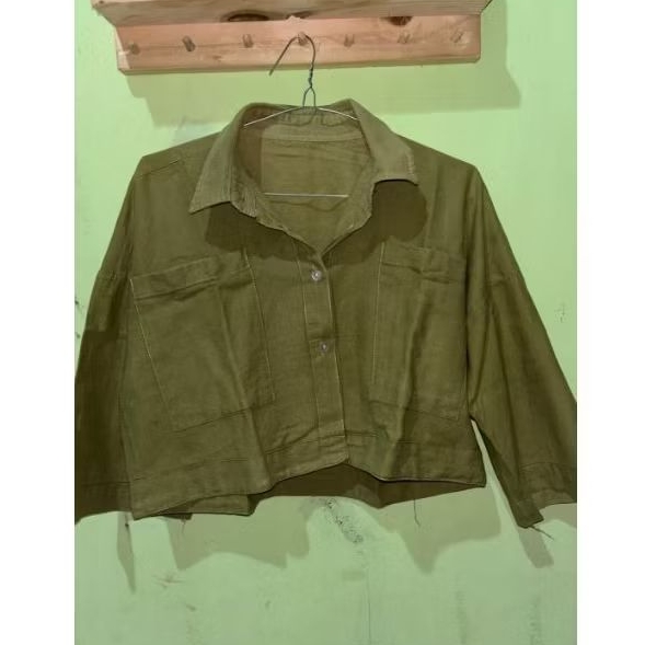 Preloved baju kemeja blouse crop top cewek hijau army cantik