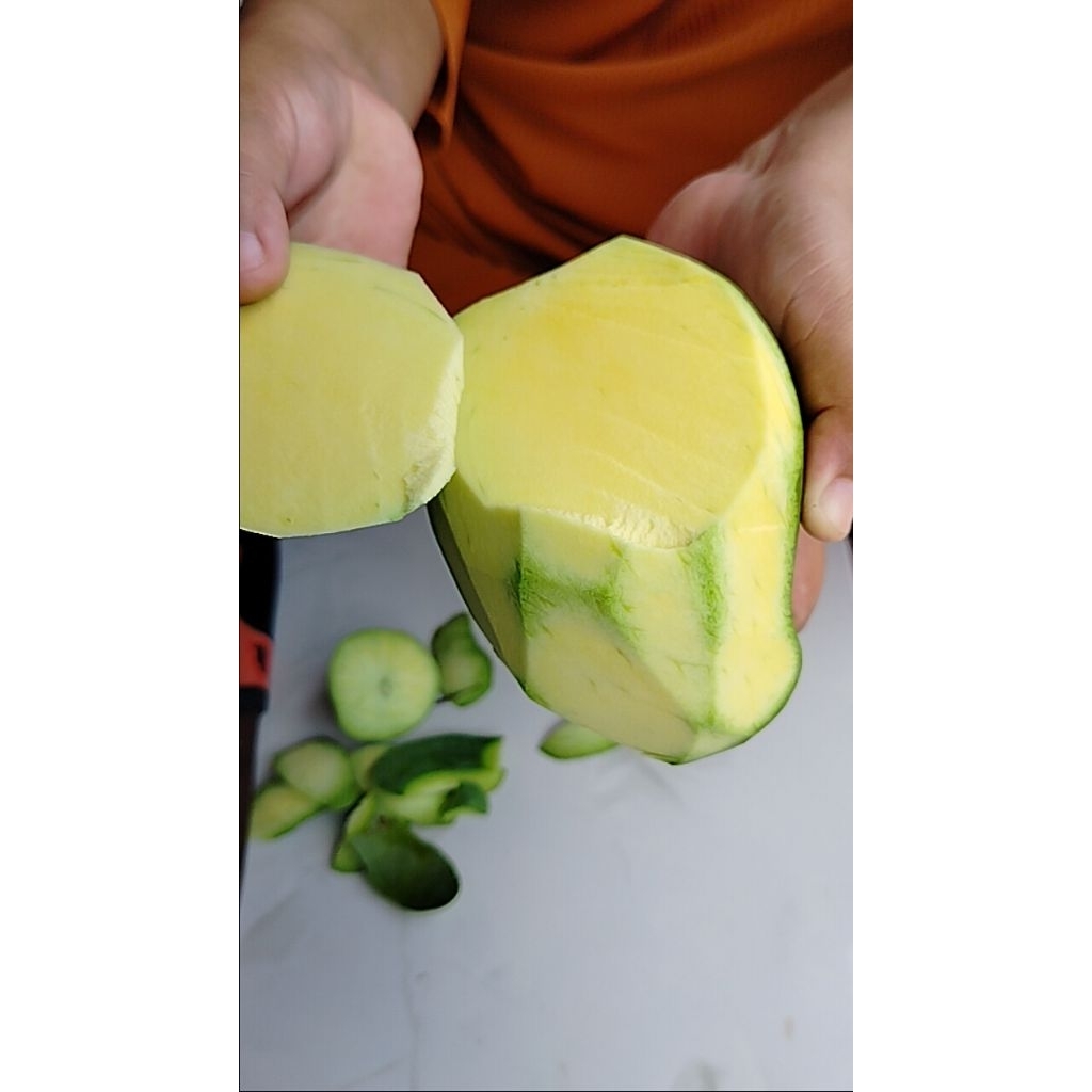 mangga harum maniis / gadung bisa request ukuran muda atau matang