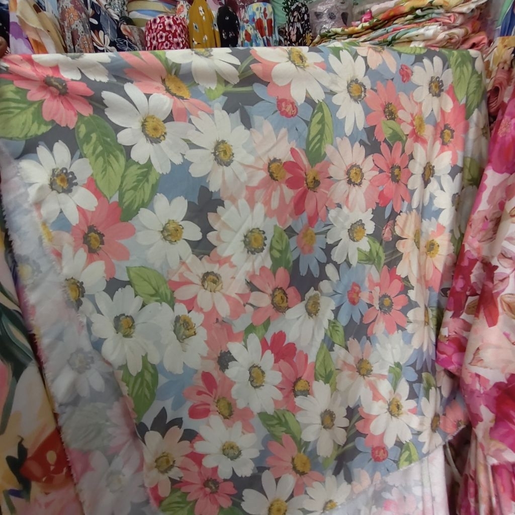 KAIN RAYON VISCOSE PREMIUM MOTIF BUNGA BESAR - KAIN RAYON MOTIF KEMBANG BESAR HARGA PERSETENGAH METE