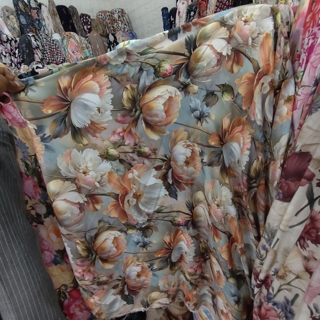 KAIN RAYON VISCOSE PREMIUM MOTIF BUNGA BESAR - KAIN RAYON MOTIF KEMBANG BESAR HARGA PERSETENGAH METE
