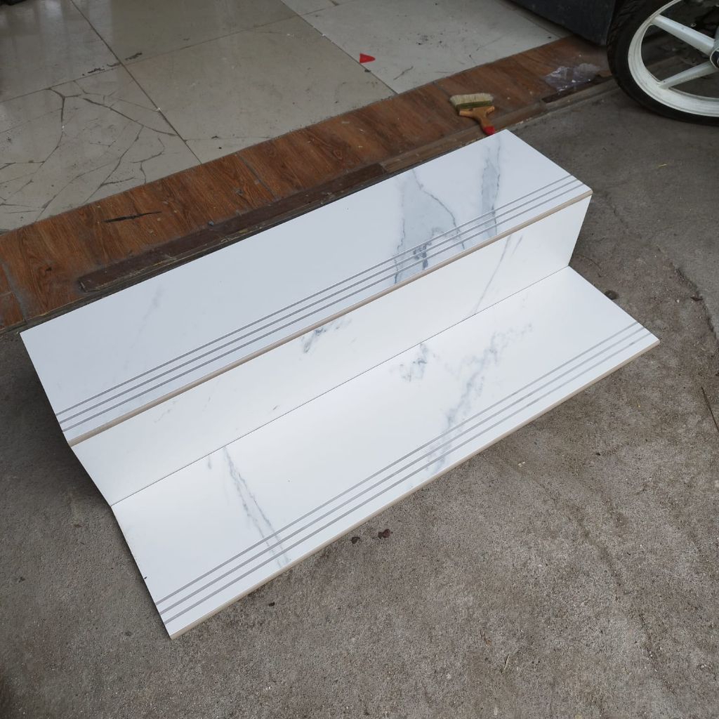 Tangga murah/granit tangga putih corak/stepnosing tangga/pijakan tangga granit/anak tangga granit mu