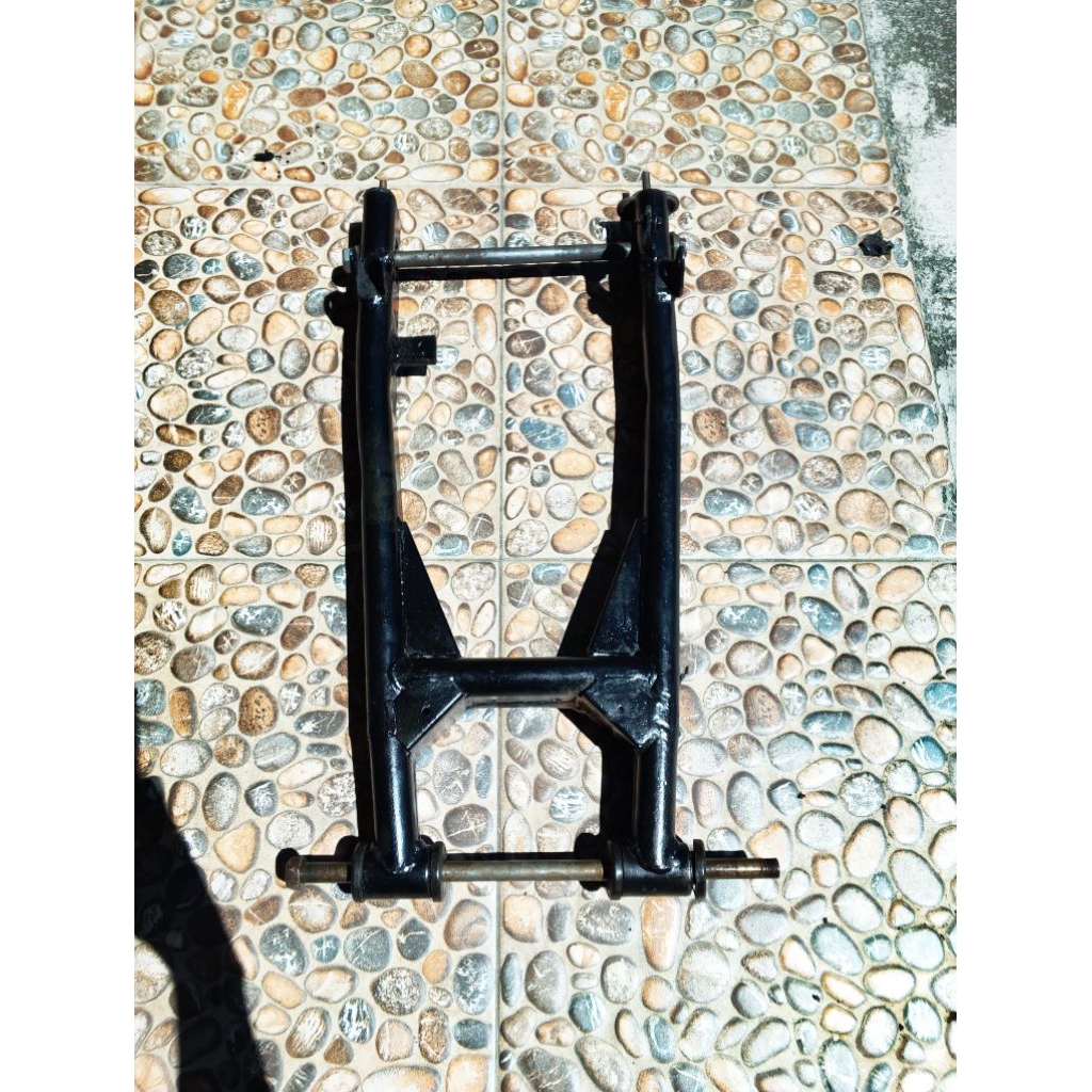 Swing Arm Bajaj Pulsar 200 PNP Tiger