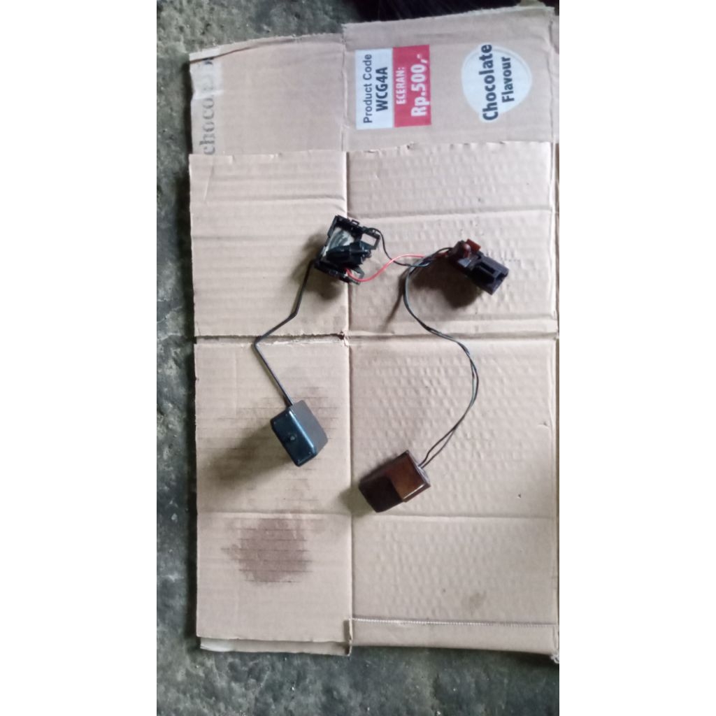 Pelampung KIA Carens 1