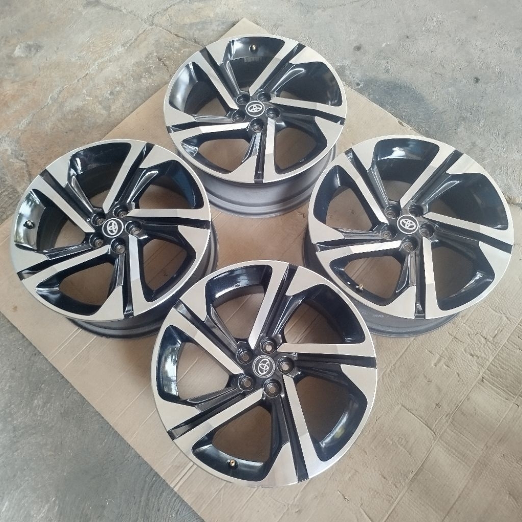 velg yaris cross 2024 pcd 5x100 R18 original