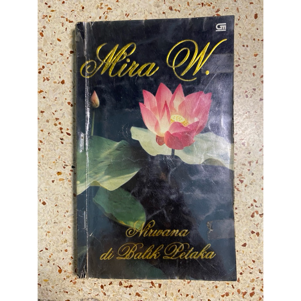 NOVEL MIRA W. NIRWANA DIBALIK PETAKA
