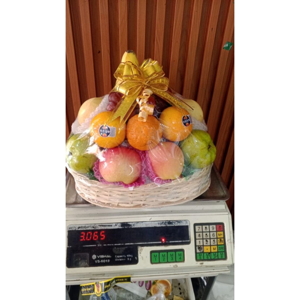 PARCEL BUAH LEBARANparcel buah bandung|parcel buah ramadhan|Paketan parcel buah paket B|nuri fruits|