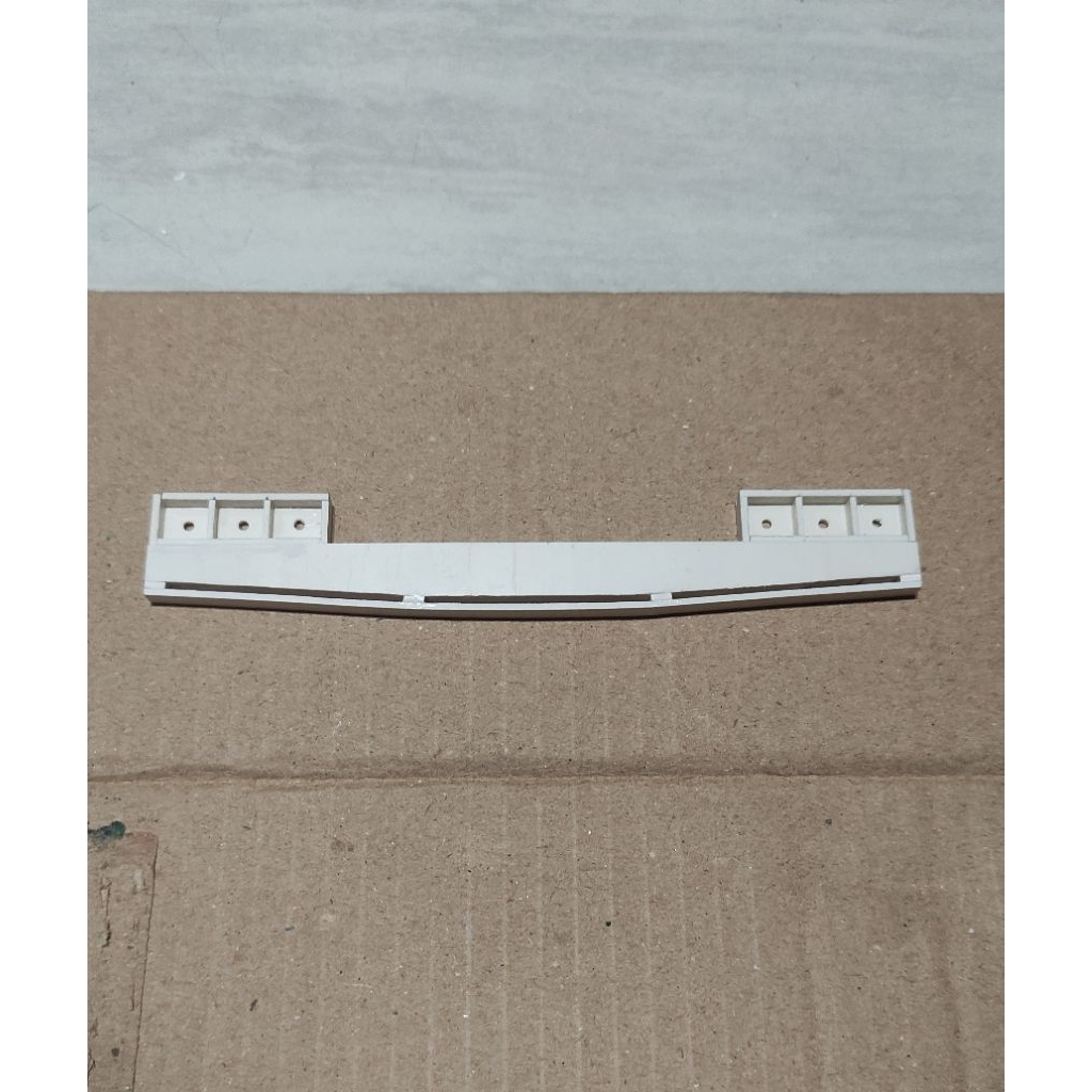 Dudukan lampu belakang miniatur truk skala 14