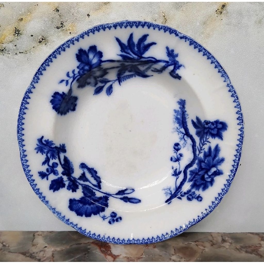 Piring keramik antik motif bunga by COPELAND GARRETT