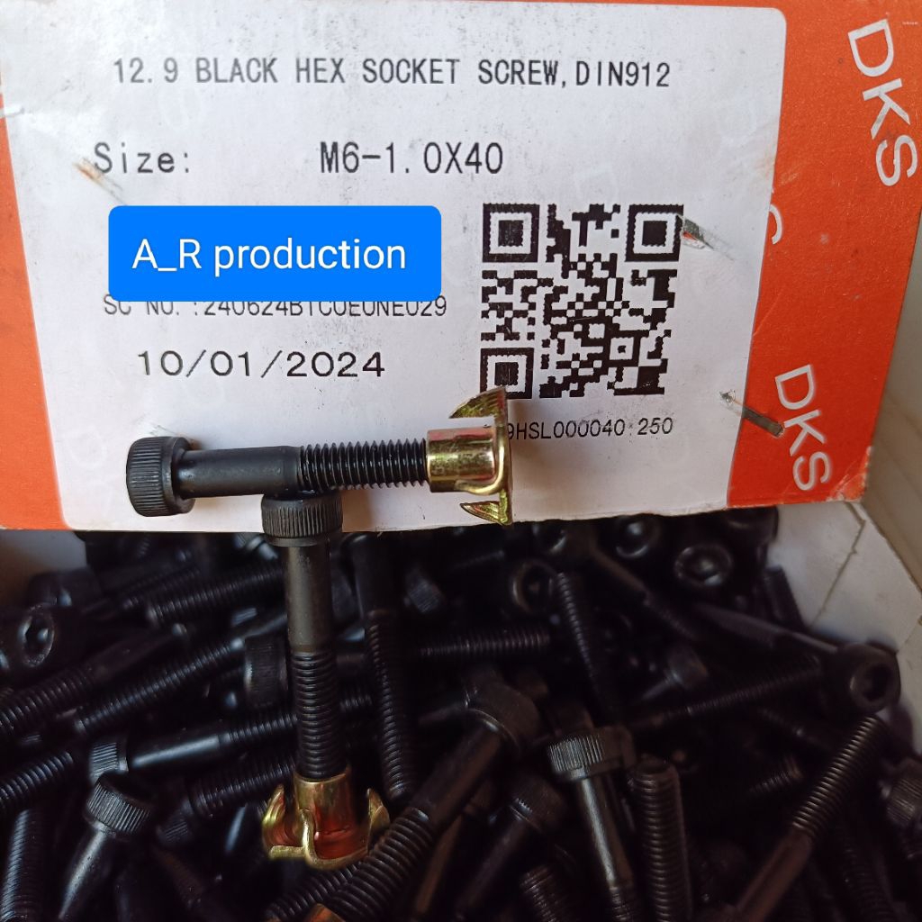 Baut cakar speaker L hitam m6 pjg 4cm diameter 6mm kunci L5.