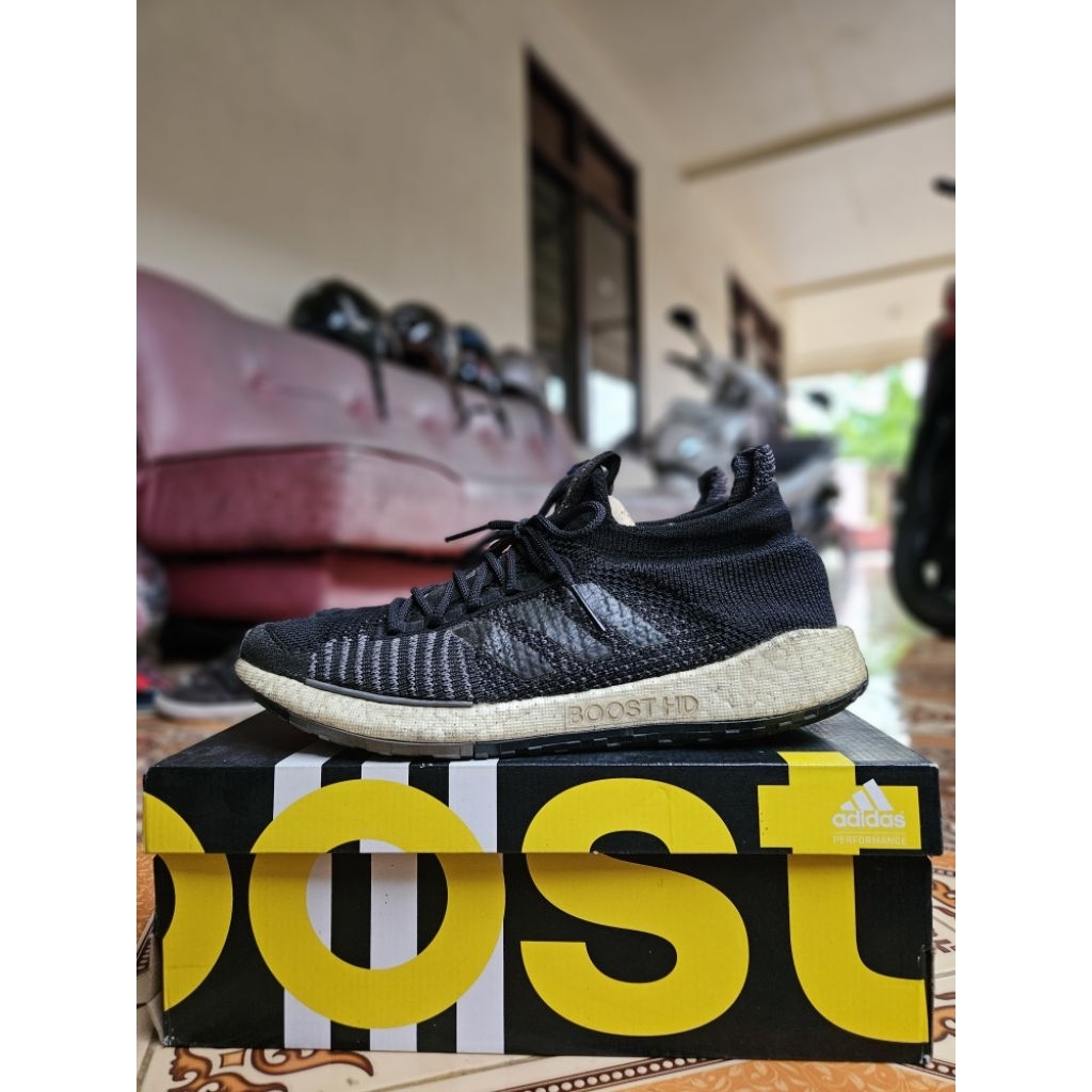 Adidas Pulse Boost HD Size 45 Preloved