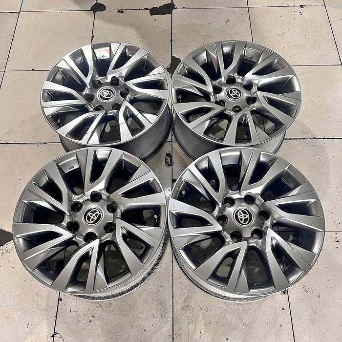 VELG MOBIL ORIGINAL FORTUNER PELG MOBIL ORIGINAL STD  FORTUNER R18 X7 6X139.7 ET38 PNP MOBIL FORTUNE