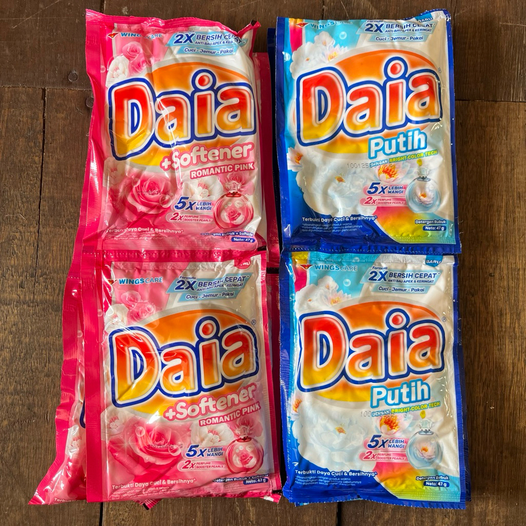 Daia 1000 an deterjen bubuk romantic pink / putih 1 renteng isi 6 pcs