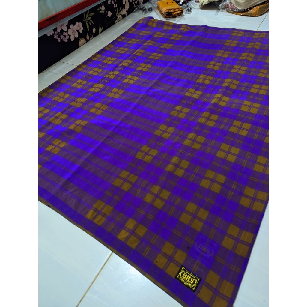 sarung bhs kdt coklat kotak kecil secound