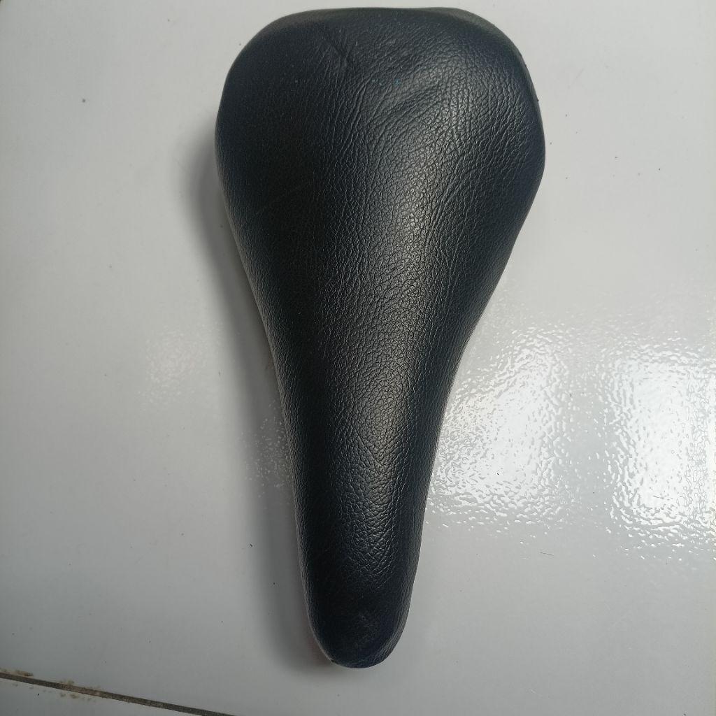 BEKAS SADEL SEPEDA LAPAK JOK GOWES