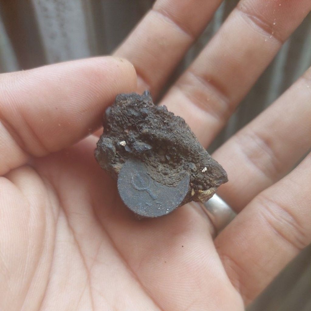 koin voc 1/2 duit tahun 1770 nempel batu.