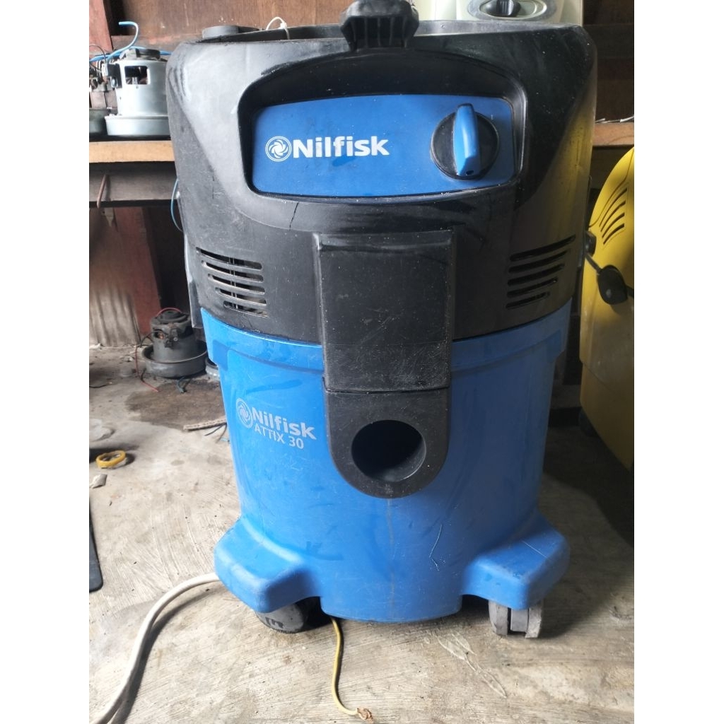 vacuum cleaner nilfisk attix31