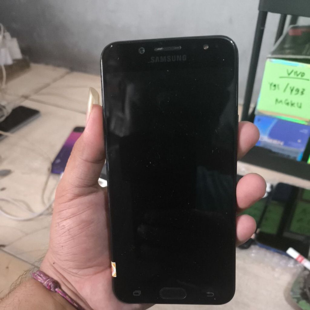 Samsung J7+ ram 4/32