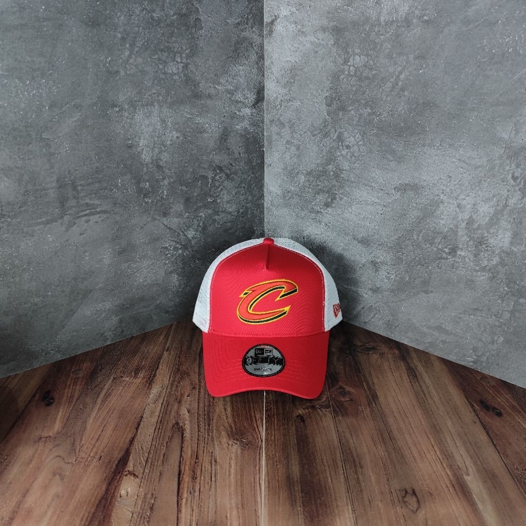 Topi Trucker Cavaliers Red-White