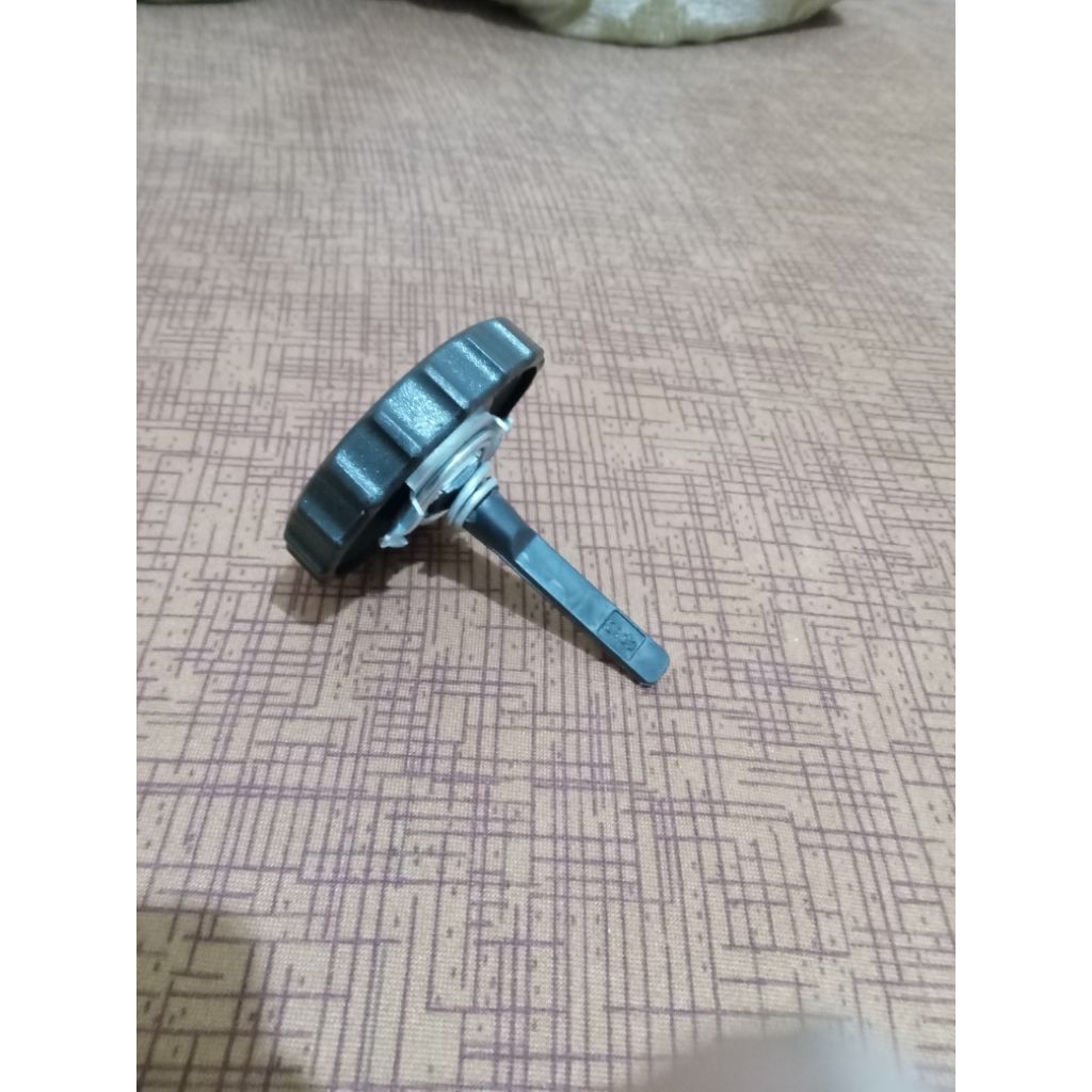 TUTUP TABUNG MINYAK OIL POWER STERING TOYOTA KIJANG  5K /:7K  KAPSUL GRAND SUPER, TUTUP POWER STERIN