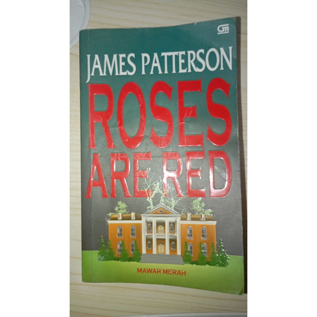 Buku Novel JAMES PATTERSON Roses are Red (Mawar Merah)