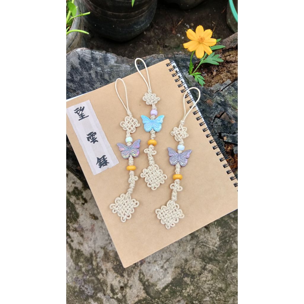 keychain/charmbag mangunrok bon appetit your majesty