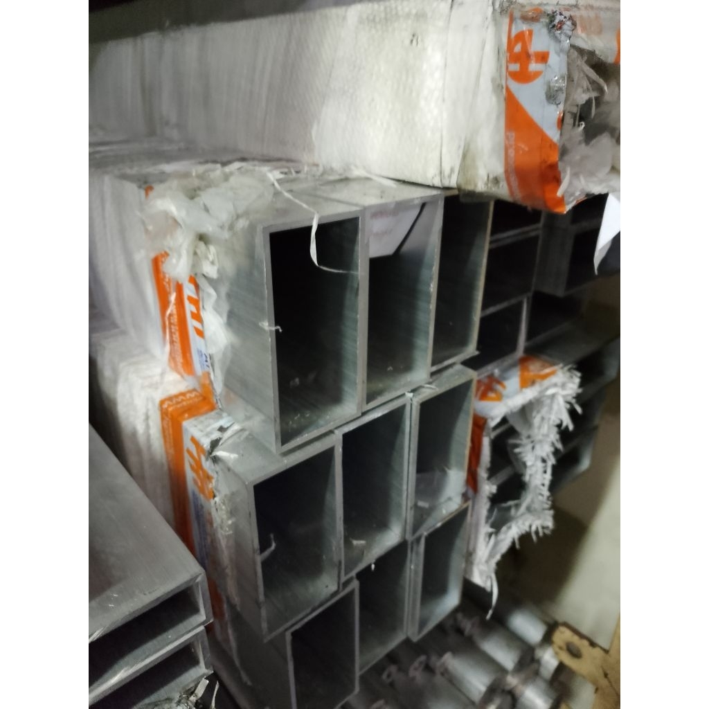 Hollow alumunium 40mm x 60mm x 2mm x 1meter